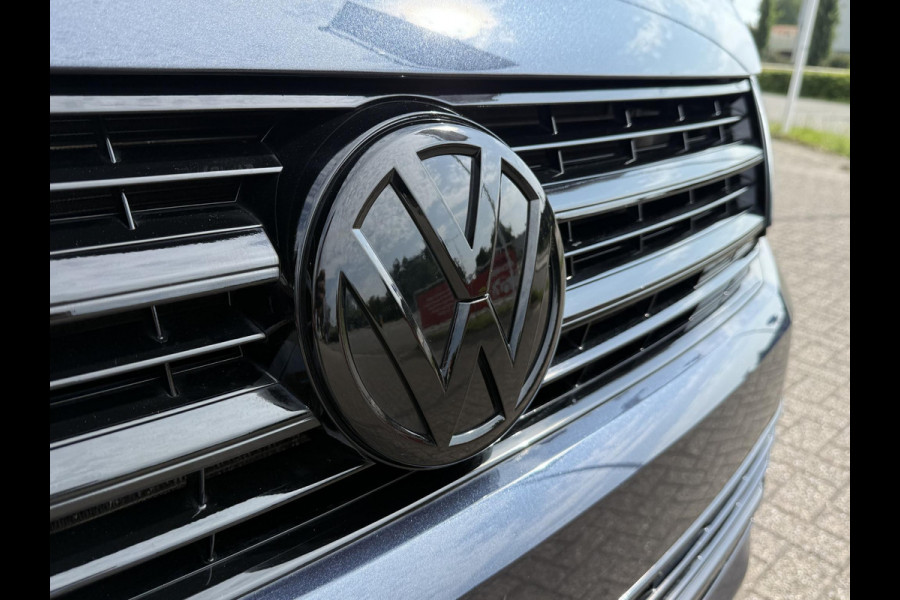 Volkswagen Transporter 2.0 TDI L2H1 Highline | EX. BTW PRIJZEN | 2 SCHUIFDEUREN | AUTOMAAT | TREKHAAK | ACHTERUITRIJCAMERA |