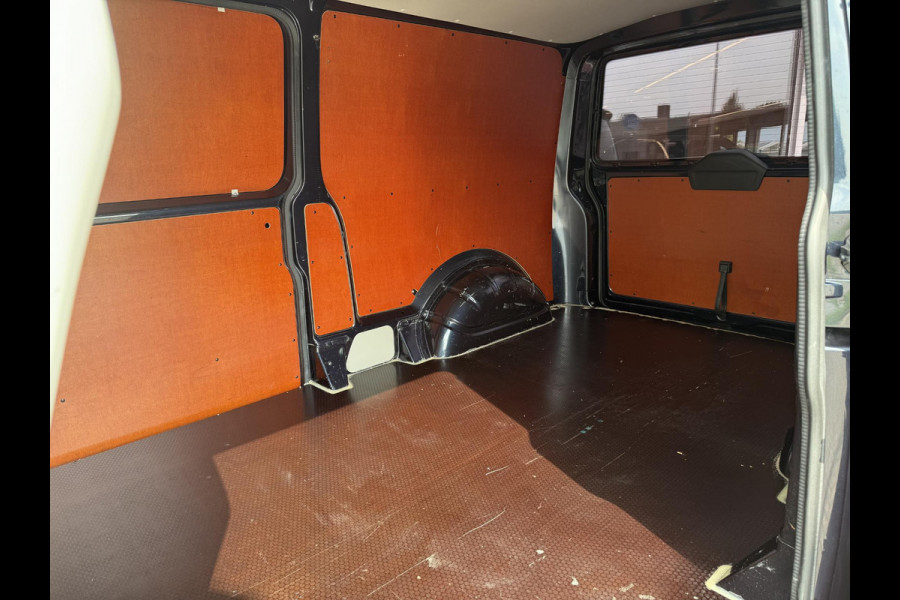 Volkswagen Transporter 2.0 TDI L2H1 Highline | EX. BTW PRIJZEN | 2 SCHUIFDEUREN | AUTOMAAT | TREKHAAK | ACHTERUITRIJCAMERA |