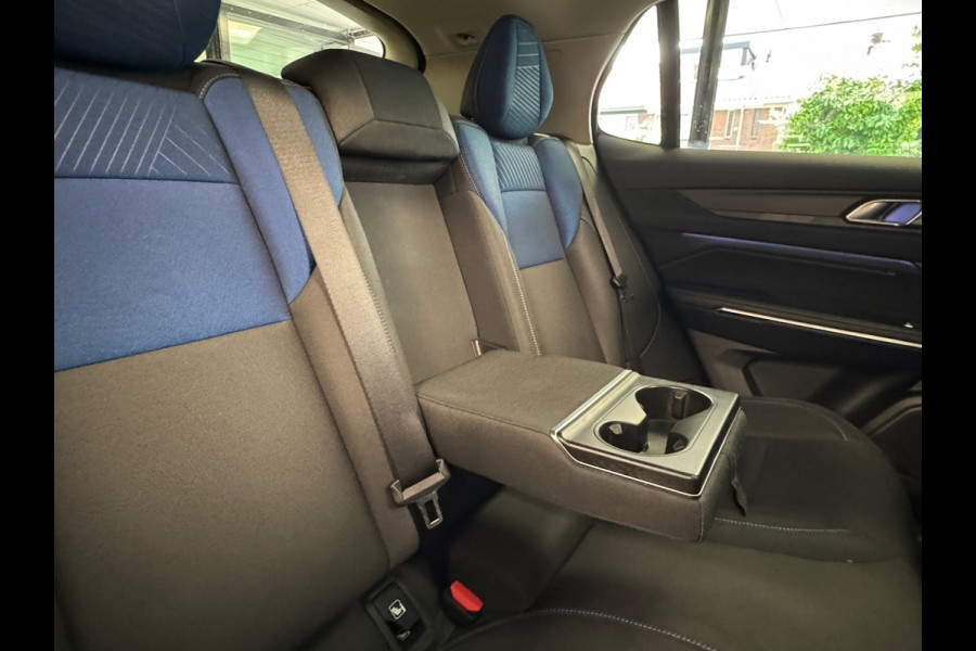 Lynk & Co 01 1.5 AUT. PLUG-IN HYBRIDE PANORAMADAK AIRCO CAMERA CRUISE PDC STOELVERWARMING APPLE CARPLAY
