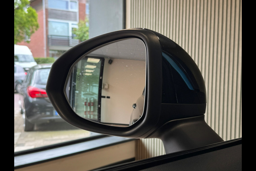 Lynk & Co 01 1.5 AUT. PLUG-IN HYBRIDE PANORAMADAK AIRCO CAMERA CRUISE PDC STOELVERWARMING APPLE CARPLAY