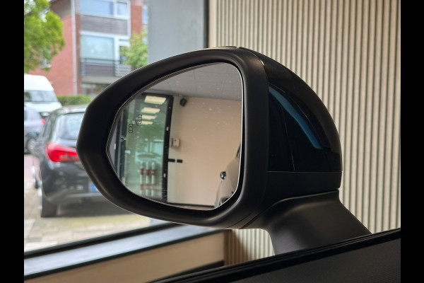 Lynk & Co 01 1.5 AUT. PLUG-IN HYBRIDE PANORAMADAK AIRCO CAMERA CRUISE PDC STOELVERWARMING APPLE CARPLAY