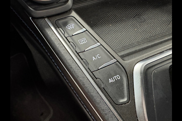 Lynk & Co 01 1.5 AUT. PLUG-IN HYBRIDE PANORAMADAK AIRCO CAMERA CRUISE PDC STOELVERWARMING APPLE CARPLAY