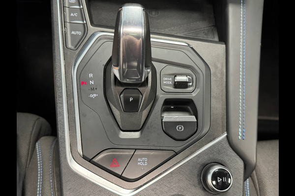 Lynk & Co 01 1.5 AUT. PLUG-IN HYBRIDE PANORAMADAK AIRCO CAMERA CRUISE PDC STOELVERWARMING APPLE CARPLAY