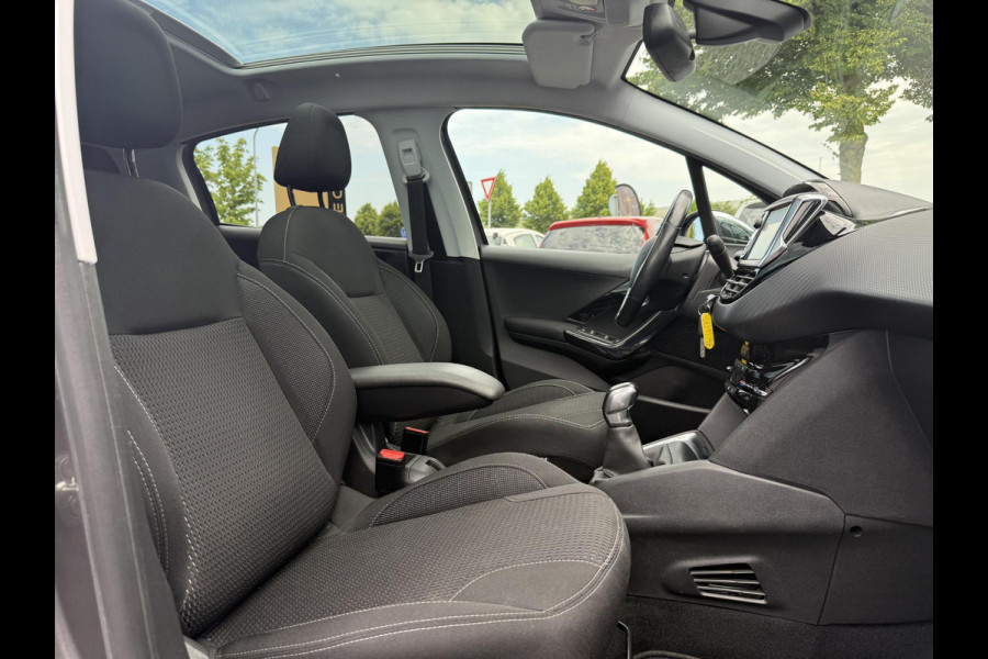 Peugeot 208 1.2 PureTech Allure Navi,Pano,Camera,Clima,Cruise,Apple Carplay,N.A.P,110pk,APK tot 09-2026