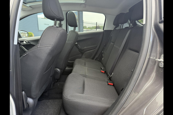 Peugeot 208 1.2 PureTech Allure Navi,Pano,Camera,Clima,Cruise,Apple Carplay,N.A.P,110pk,APK tot 09-2026
