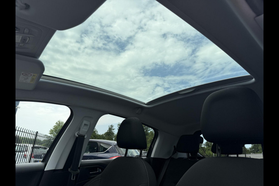 Peugeot 208 1.2 PureTech Allure Navi,Pano,Camera,Clima,Cruise,Apple Carplay,N.A.P,110pk,APK tot 09-2026