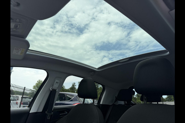 Peugeot 208 1.2 PureTech Allure Navi,Pano,Camera,Clima,Cruise,Apple Carplay,N.A.P,110pk,APK tot 09-2026