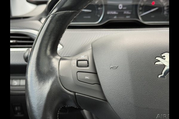 Peugeot 208 1.2 PureTech Allure Navi,Pano,Camera,Clima,Cruise,Apple Carplay,N.A.P,110pk,APK tot 09-2026