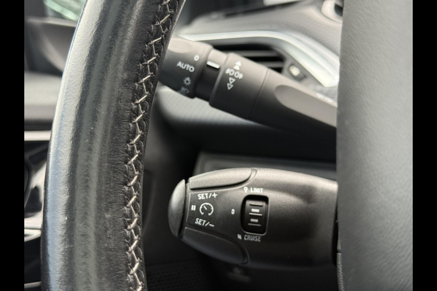Peugeot 208 1.2 PureTech Allure Navi,Pano,Camera,Clima,Cruise,Apple Carplay,N.A.P,110pk,APK tot 09-2026