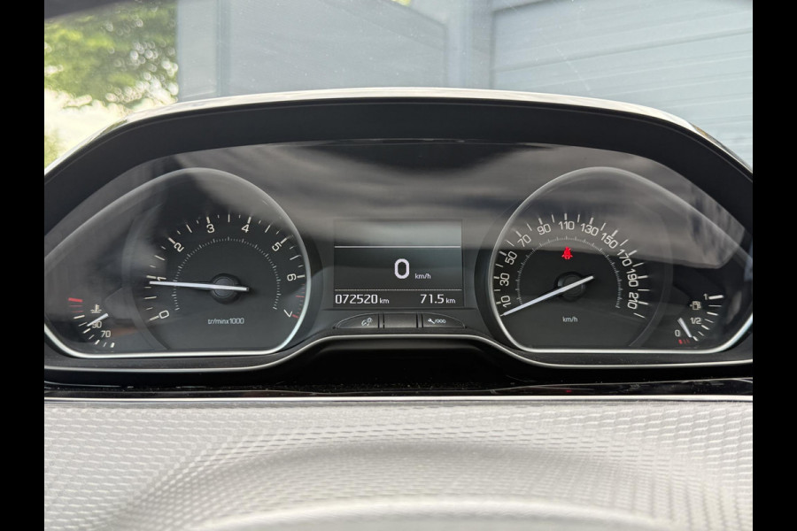 Peugeot 208 1.2 PureTech Allure Navi,Pano,Camera,Clima,Cruise,Apple Carplay,N.A.P,110pk,APK tot 09-2026