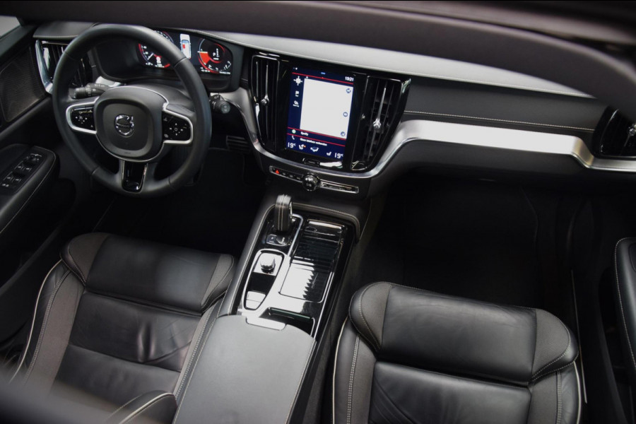 Volvo V60 2.0 T6 Recharge AWD Navi|Panoramadak|Dealer onderhouden|342pk!!|ACC|Stuurverwarming