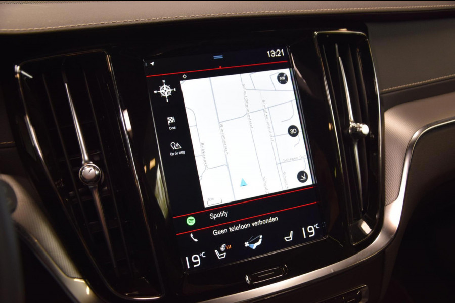 Volvo V60 2.0 T6 Recharge AWD Navi|Panoramadak|Dealer onderhouden|342pk!!|ACC|Stuurverwarming