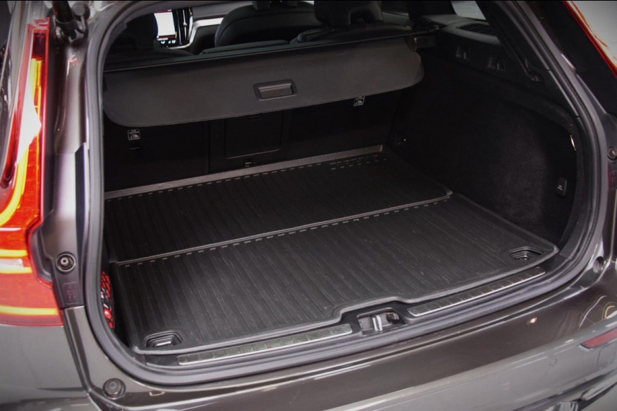 Volvo V60 2.0 T6 Recharge AWD Navi|Panoramadak|Dealer onderhouden|342pk!!|ACC|Stuurverwarming
