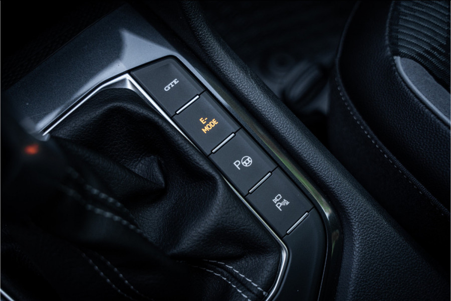 Volkswagen Tiguan 1.4 TSI eHybrid R-Line Business+ - Panodak - Trekhaak - Camera