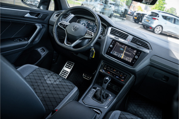 Volkswagen Tiguan 1.4 TSI eHybrid R-Line Business+ - Panodak - Trekhaak - Camera