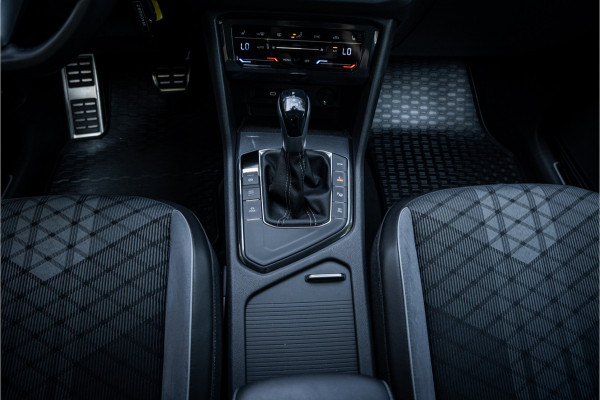 Volkswagen Tiguan 1.4 TSI eHybrid R-Line Business+ - Panodak - Trekhaak - Camera