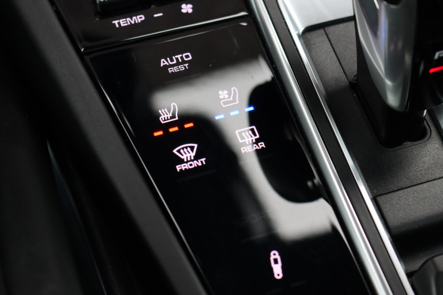 Porsche Cayenne Coupé 4.0 Turbo S E-Hybrid Aut8 | 680pk | Achterasbesturing | Keramisch | Panoramadak | PASM | Sport-Design-pakket | Sport-Chrono | Burmester High End | Memory | Stoelventilatie | HUD | Verwarmd Stuurwiel | PDLS+ |