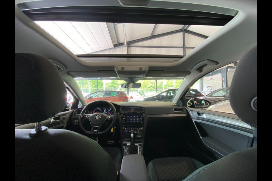 Volkswagen Golf 1.5 TSI Highline Business R Line iq Drive|Pano |DSG-Autom|ACC /Autom Trekhaak|Parkpilot|F! Flippers|Clima|Dealer