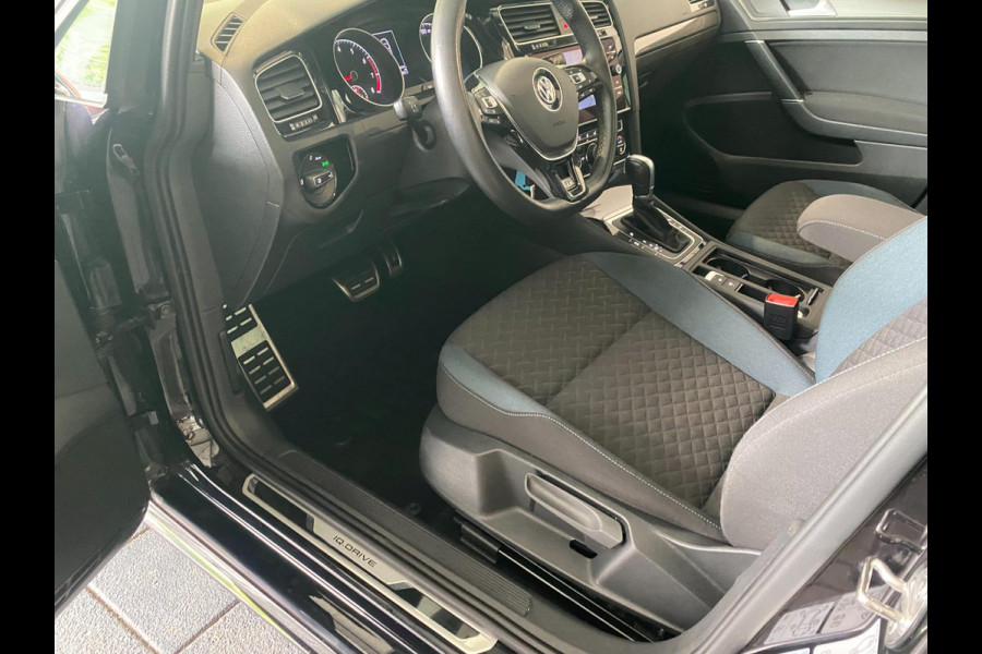 Volkswagen Golf 1.5 TSI Highline Business R Line iq Drive|Pano |DSG-Autom|ACC /Autom Trekhaak|Parkpilot|F! Flippers|Clima|Dealer