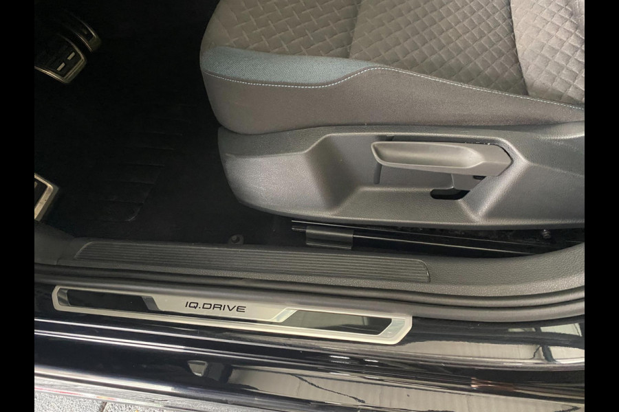 Volkswagen Golf 1.5 TSI Highline Business R Line iq Drive|Pano |DSG-Autom|ACC /Autom Trekhaak|Parkpilot|F! Flippers|Clima|Dealer
