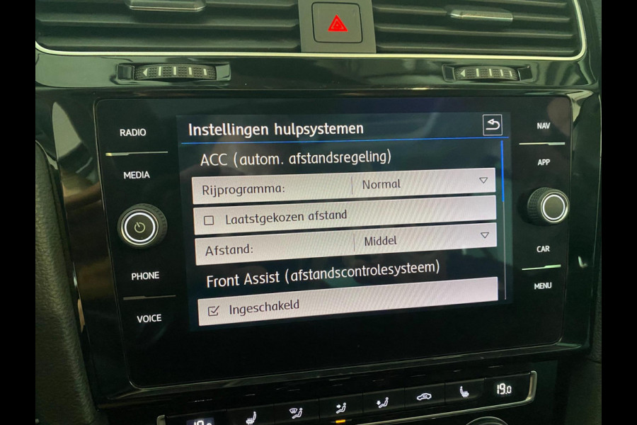 Volkswagen Golf 1.5 TSI Highline Business R Line iq Drive|Pano |DSG-Autom|ACC /Autom Trekhaak|Parkpilot|F! Flippers|Clima|Dealer
