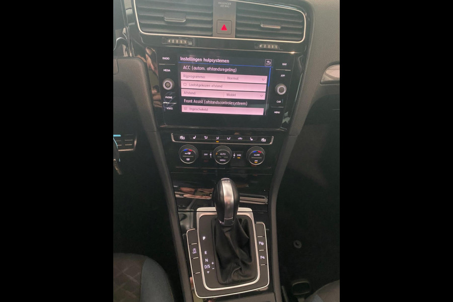 Volkswagen Golf 1.5 TSI Highline Business R Line iq Drive|Pano |DSG-Autom|ACC /Autom Trekhaak|Parkpilot|F! Flippers|Clima|Dealer