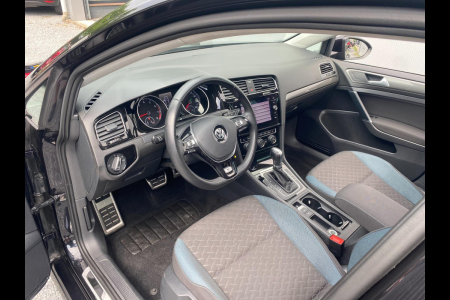 Volkswagen Golf 1.5 TSI Highline Business R Line iq Drive|Pano |DSG-Autom|ACC /Autom Trekhaak|Parkpilot|F! Flippers|Clima|Dealer