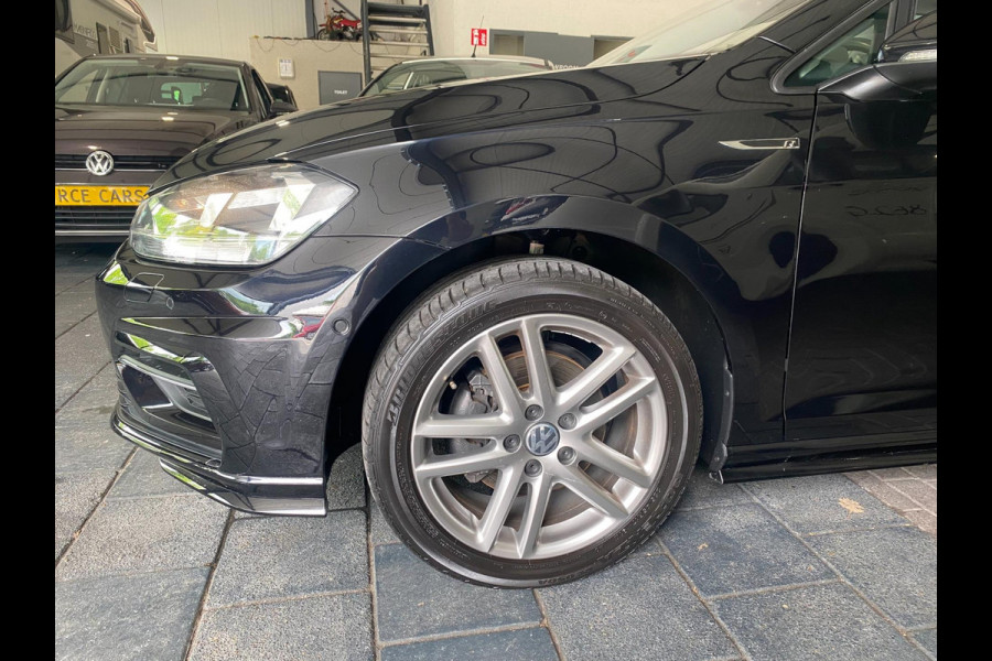 Volkswagen Golf 1.5 TSI Highline Business R Line iq Drive|Pano |DSG-Autom|ACC /Autom Trekhaak|Parkpilot|F! Flippers|Clima|Dealer