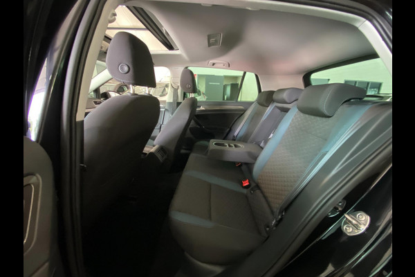 Volkswagen Golf 1.5 TSI Highline Business R Line iq Drive|Pano |DSG-Autom|ACC /Autom Trekhaak|Parkpilot|F! Flippers|Clima|Dealer