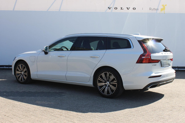 Volvo V60 T6 350PK Automaat Recharge AWD Inscription Long Range / Adaptieve Cruise Control / Verwarmbare voorruit / Harman Kardon Audio / Parkeersensoren met parkeercamera achter