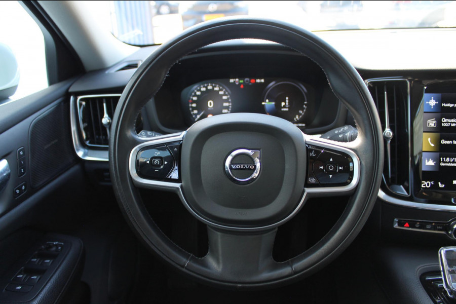 Volvo V60 T6 350PK Automaat Recharge AWD Inscription Long Range / Adaptieve Cruise Control / Verwarmbare voorruit / Harman Kardon Audio / Parkeersensoren met parkeercamera achter