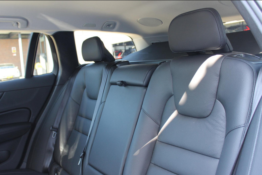 Volvo V60 T6 350PK Automaat Recharge AWD Inscription Long Range / Adaptieve Cruise Control / Verwarmbare voorruit / Harman Kardon Audio / Parkeersensoren met parkeercamera achter