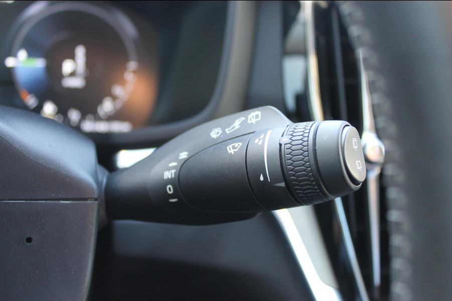 Volvo V60 T6 350PK Automaat Recharge AWD Inscription Long Range / Adaptieve Cruise Control / Verwarmbare voorruit / Harman Kardon Audio / Parkeersensoren met parkeercamera achter