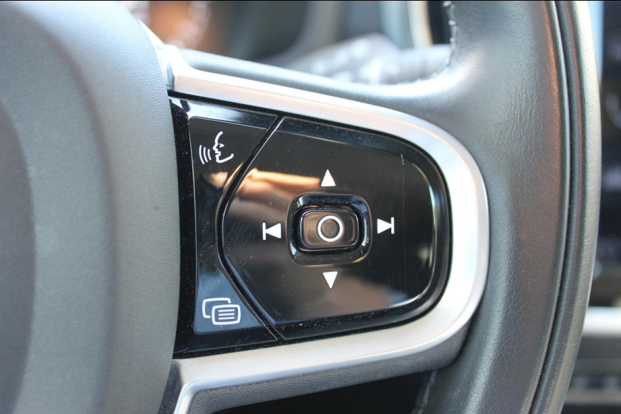 Volvo V60 T6 350PK Automaat Recharge AWD Inscription Long Range / Adaptieve Cruise Control / Verwarmbare voorruit / Harman Kardon Audio / Parkeersensoren met parkeercamera achter