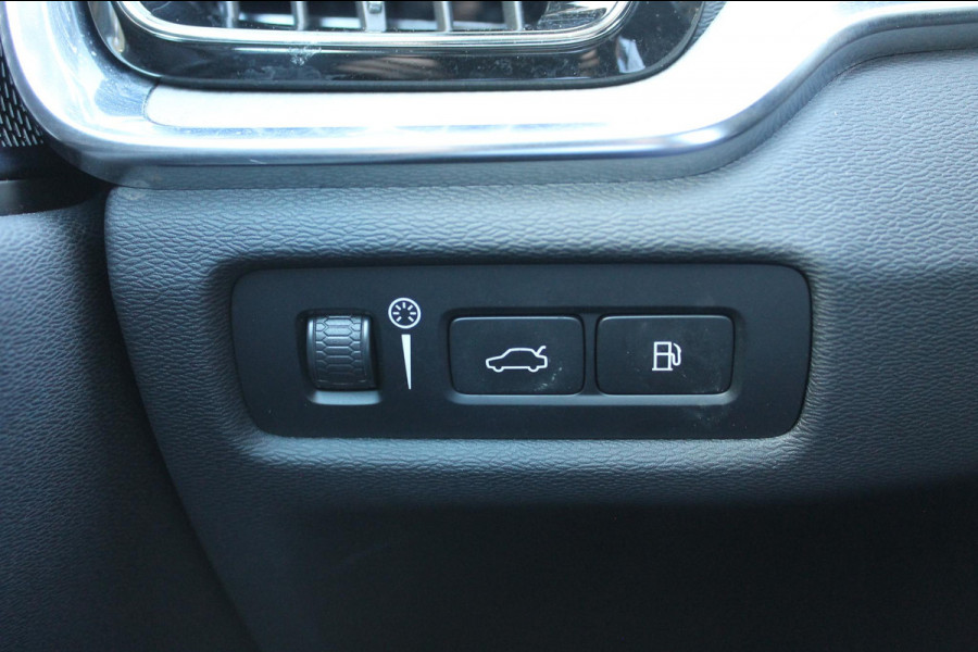 Volvo V60 T6 350PK Automaat Recharge AWD Inscription Long Range / Adaptieve Cruise Control / Verwarmbare voorruit / Harman Kardon Audio / Parkeersensoren met parkeercamera achter