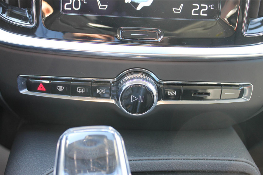 Volvo V60 T6 350PK Automaat Recharge AWD Inscription Long Range / Adaptieve Cruise Control / Verwarmbare voorruit / Harman Kardon Audio / Parkeersensoren met parkeercamera achter