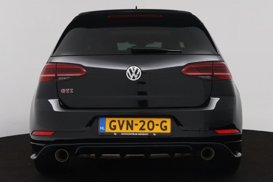 Volkswagen Golf 2.0 TSI GTI TCR (AKRAPOVIC, PANORAMADAK, CAMERA, STOELVERWARMING, CRUISE CONTROL, DEALER ONDERHOUDEN)