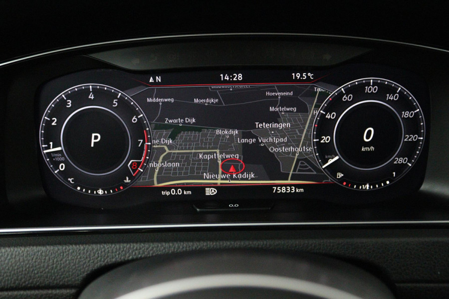 Volkswagen Golf 2.0 TSI GTI TCR (AKRAPOVIC, PANORAMADAK, CAMERA, STOELVERWARMING, CRUISE CONTROL, DEALER ONDERHOUDEN)