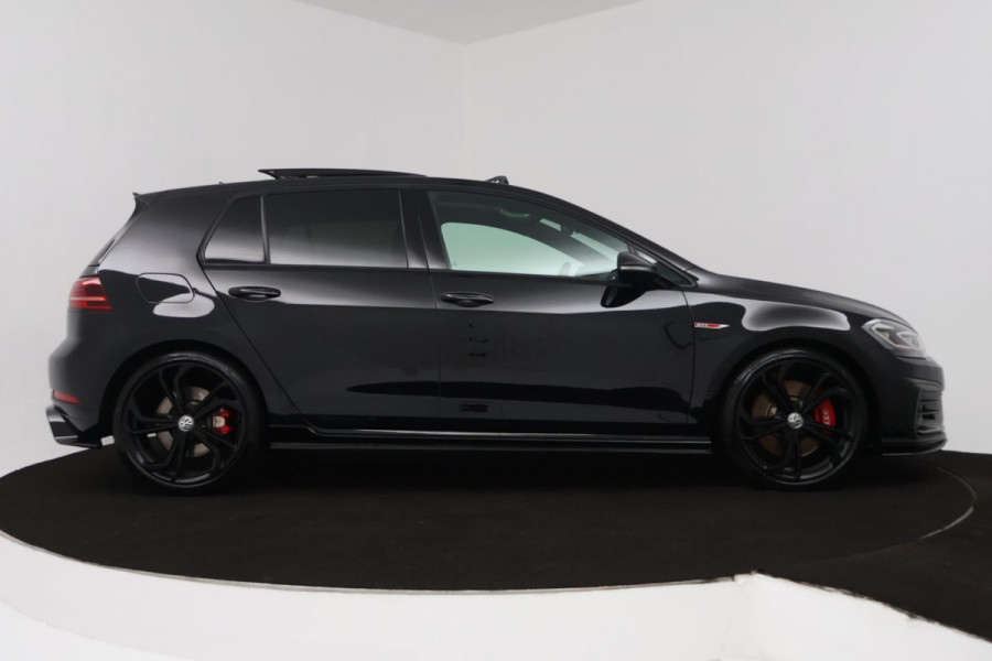 Volkswagen Golf 2.0 TSI GTI TCR (AKRAPOVIC, PANORAMADAK, CAMERA, STOELVERWARMING, CRUISE CONTROL, DEALER ONDERHOUDEN)