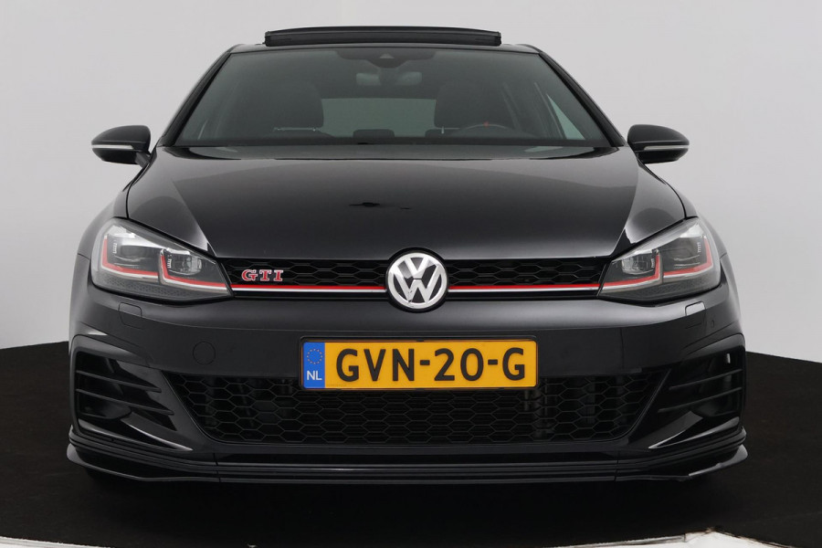 Volkswagen Golf 2.0 TSI GTI TCR (AKRAPOVIC, PANORAMADAK, CAMERA, STOELVERWARMING, CRUISE CONTROL, DEALER ONDERHOUDEN)
