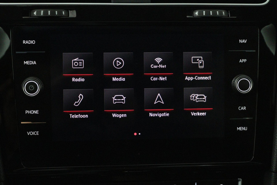 Volkswagen Golf 2.0 TSI GTI TCR (AKRAPOVIC, PANORAMADAK, CAMERA, STOELVERWARMING, CRUISE CONTROL, DEALER ONDERHOUDEN)