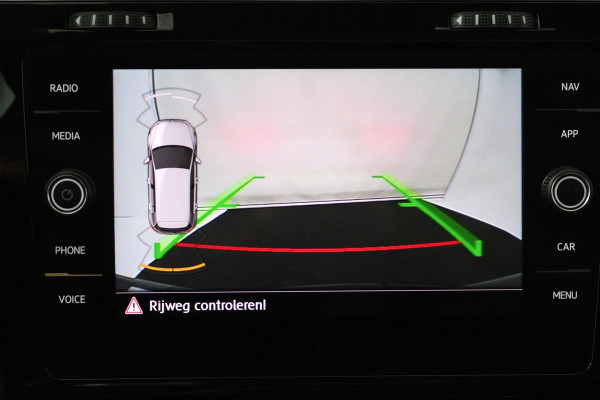 Volkswagen Golf 2.0 TSI GTI TCR (AKRAPOVIC, PANORAMADAK, CAMERA, STOELVERWARMING, CRUISE CONTROL, DEALER ONDERHOUDEN)