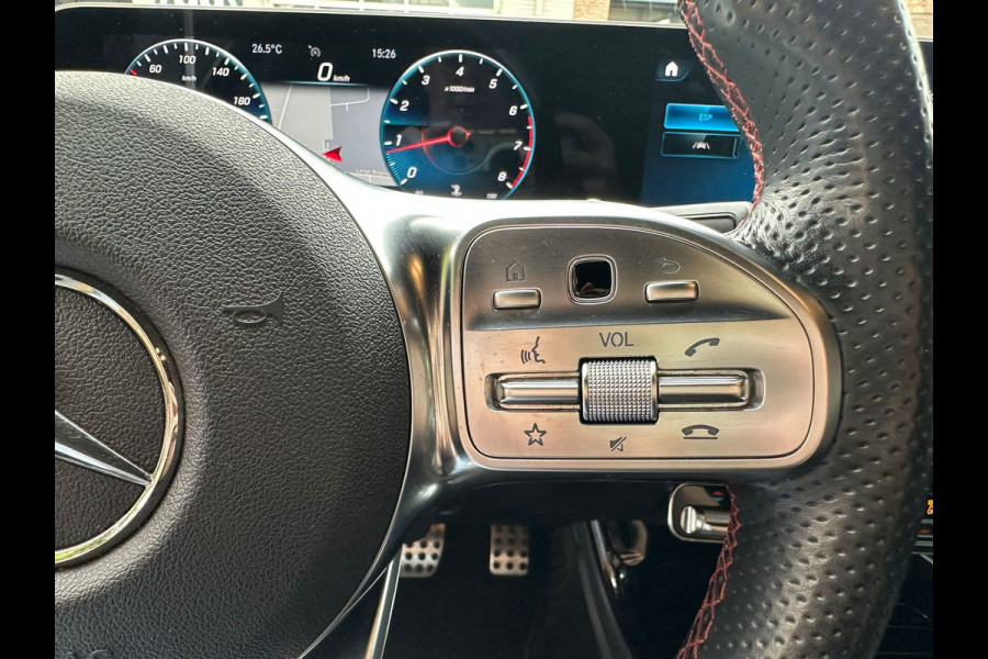 Mercedes-Benz CLA-Klasse 180 Business Solution AMG SFEER / BURMESTER / STOELVERWARMING / DEALER ONDERHOUDEN / CAMERA