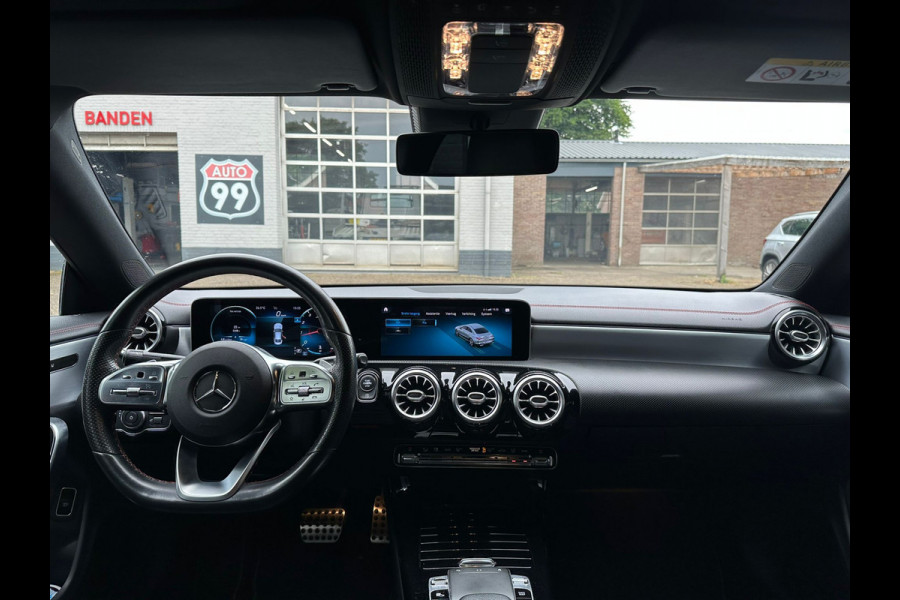 Mercedes-Benz CLA-Klasse 180 Business Solution AMG SFEER / BURMESTER / STOELVERWARMING / DEALER ONDERHOUDEN / CAMERA