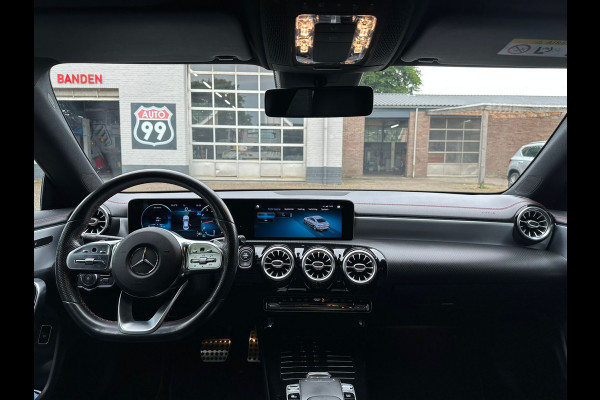 Mercedes-Benz CLA-Klasse 180 Business Solution AMG SFEER / BURMESTER / STOELVERWARMING / DEALER ONDERHOUDEN / CAMERA