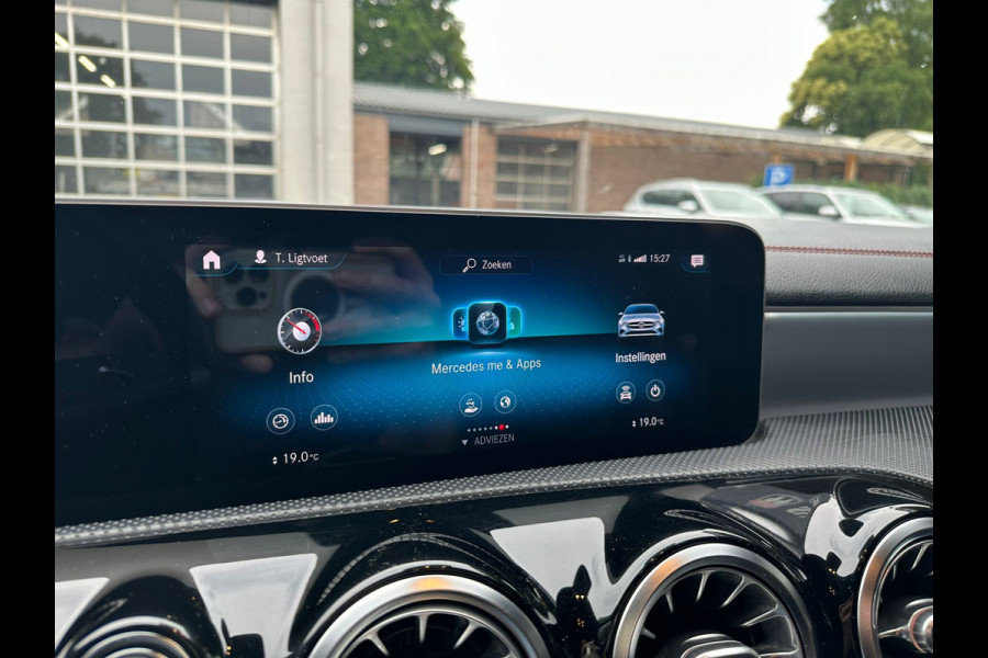 Mercedes-Benz CLA-Klasse 180 Business Solution AMG SFEER / BURMESTER / STOELVERWARMING / DEALER ONDERHOUDEN / CAMERA