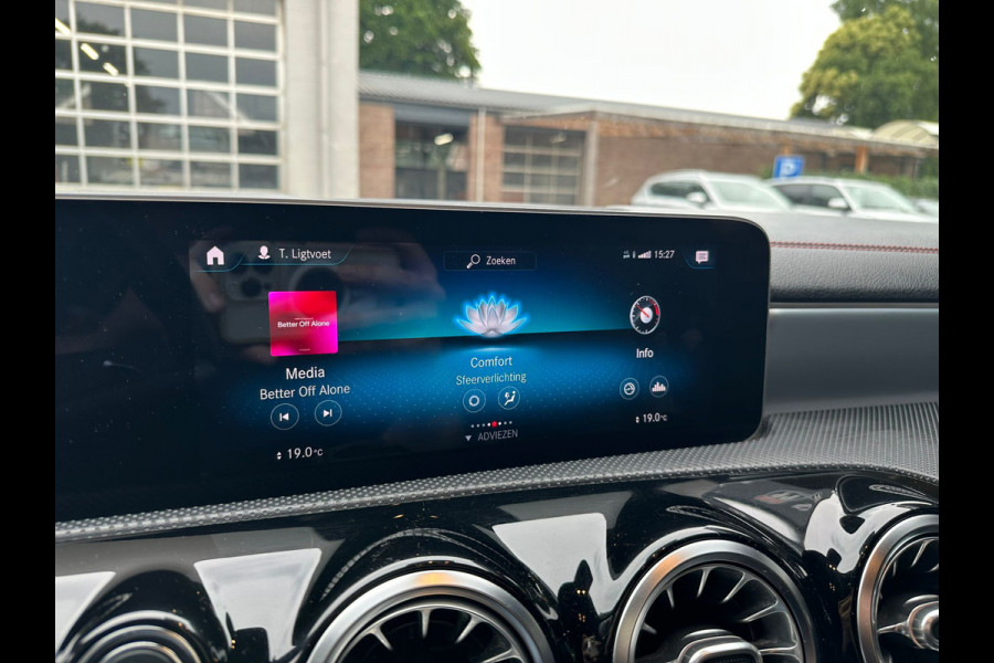 Mercedes-Benz CLA-Klasse 180 Business Solution AMG SFEER / BURMESTER / STOELVERWARMING / DEALER ONDERHOUDEN / CAMERA