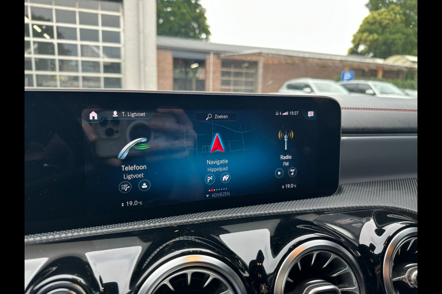 Mercedes-Benz CLA-Klasse 180 Business Solution AMG SFEER / BURMESTER / STOELVERWARMING / DEALER ONDERHOUDEN / CAMERA