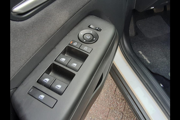 Hyundai Kona 1.6 GDI HEV Comfort Smart