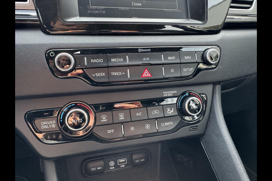 Kia Niro 1.6 GDi Hybrid DynamicLine | Parkeersensoren, Navigatie, Parkeercamera, Apple CarPlay/Android auto